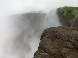 Vertical Cloud Burst - Harishchandragad